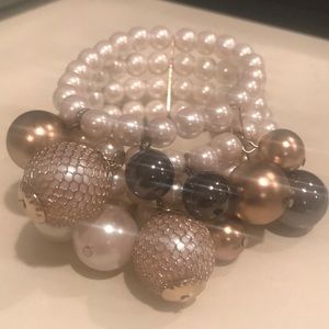 All pearl bracelet